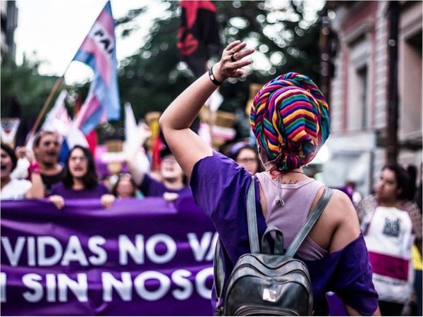 Indígenas trenzarán cabello a mujeres antes de marchar