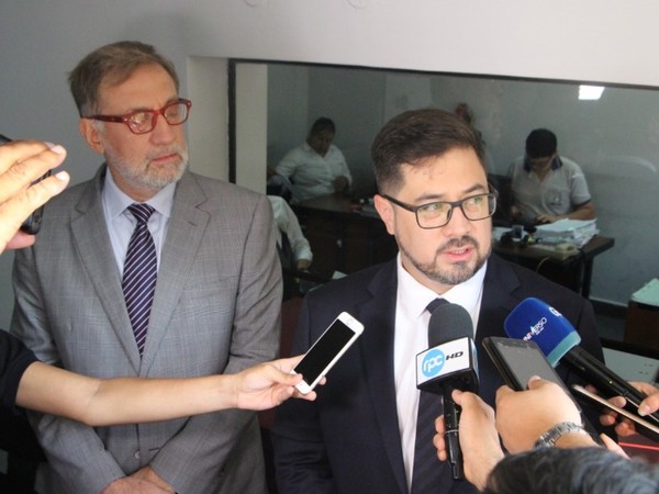 Cartes pide que se lo investigue en Paraguay