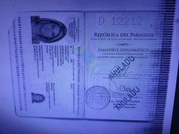 Aclaran que Tarragó usó solo la visa válida de su pasaporte diplomático anulado - Nacionales - ABC Color