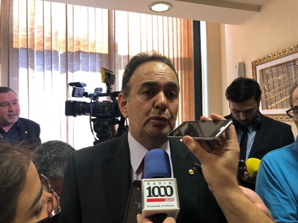 No tenemos que ser corporativos en situaciones de desafueros, sostiene senador