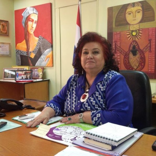 Urge la creación de una red de ministerios, según Gloria Rubin » Ñanduti