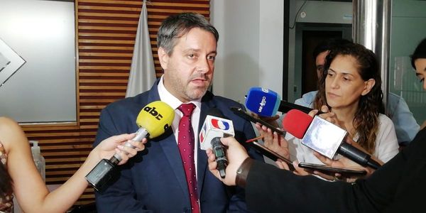 Orden de captura contra Cartes llegó a Interpol de Francia