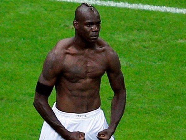 Presidente del Brescia: "Balotelli es negro, está trabajando para aclararse"