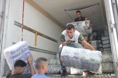 Detienen camión con 30.000 kilos de prendas textiles de contrabando | .::Agencia IP::.