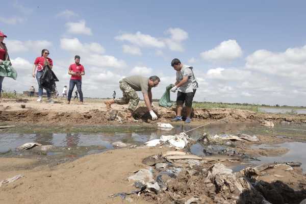 Nueva Jornada de Limpieza de la ribera del rio Paraguay » Ñanduti