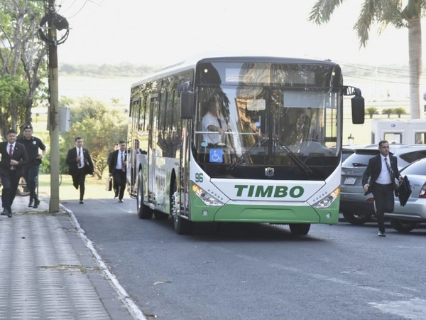 Con incorporación de buses eléctricos apuntan a abaratar costos y a disminuir impacto ambiental