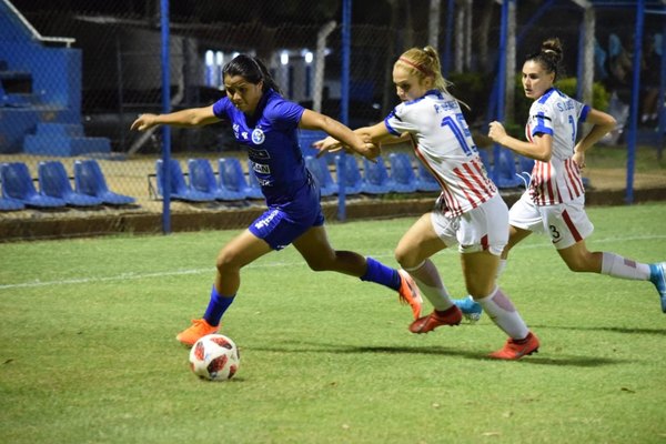 Libertad/Limpeño goleó a Sol y sigue arriba