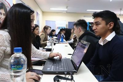 Brindan claves para conseguir empleo estable para el 2020