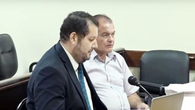Condenan a 5 años de prisión a exdirector de Hacienda que desvió G. 3.400 millones - Nacionales - ABC Color