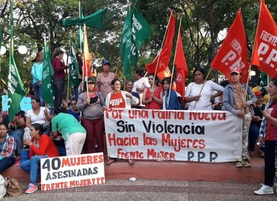 Mujeres se movilizan contra la violencia de género