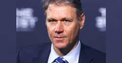Van Basten, suspendido por “nazi”