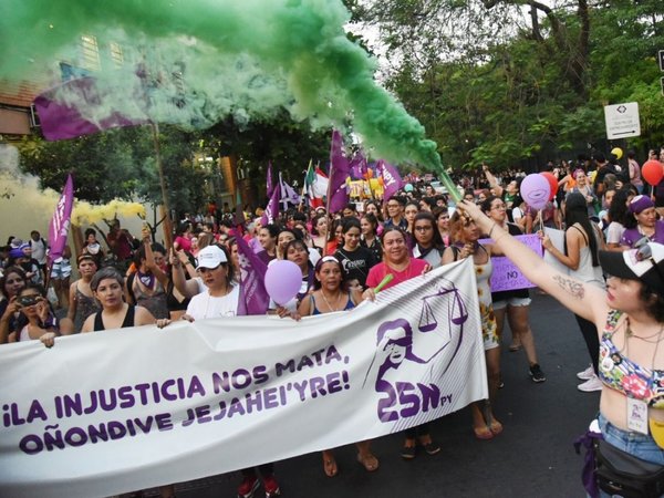En multitudinaria marcha por 25N exigen mayor protección a  mujeres