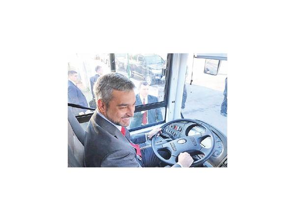 Dos buses completamente eléctricos operarán en el sistema de transporte