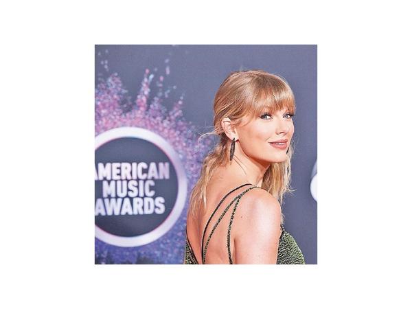 Taylor Swift y la joven Billie Eilish arrasan en los American Music Awards