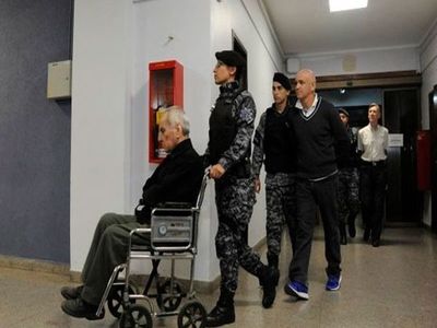 40 años de cárcel a dos curas por violar a niños