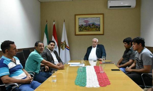 OLEROS CERAMISTAS DEL PARQUE INDUSTRIAL SE REUNIERON CON EL GOBERNADOR