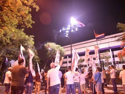 Atención al cliente y cobro de facturas se resentirán durante huelga en la ANDE