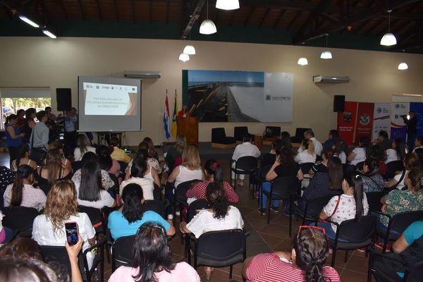 Exitoso primer congreso de mujeres emprendedoras de Misiones - Nacionales - ABC Color