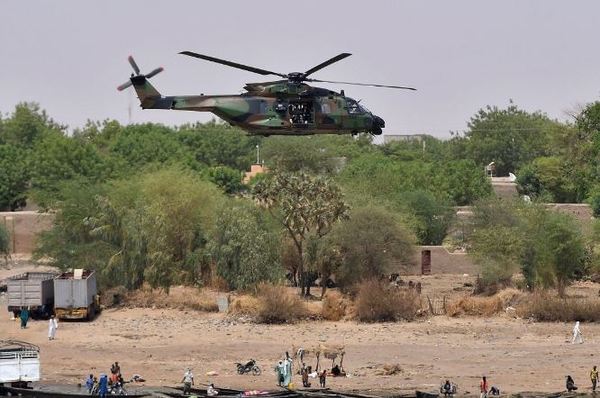 Murieron 13 militares franceses al chocar dos helicópteros en una operación | .::Agencia IP::.