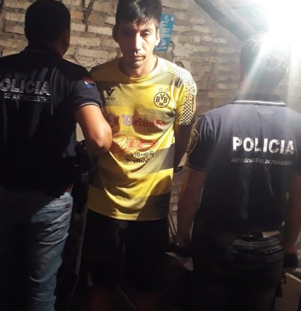 Imputan a hombre que extorsionaba a promotora