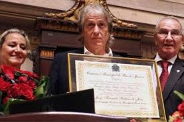 El técnico Jorge Jesus recibe el título de Ciudadano Honorario de Río - .::RADIO NACIONAL::.
