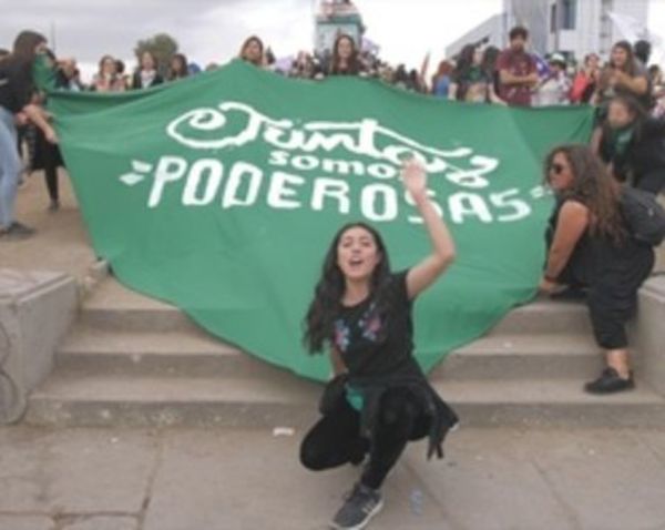 Latinoamérica, hastiada de feminicidios, protesta al unísono - .::RADIO NACIONAL::.