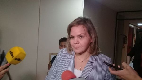 Senadora Samaniego califica de “reprochable” la actitud de Payo Cubas y dice apoyar a ministro del Interior - Notas - ABC Color