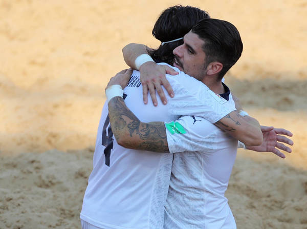 Compacto: México 2-6 Italia