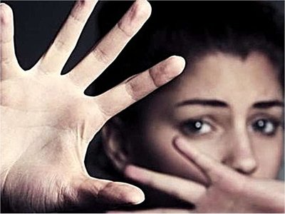 Se quedó dormida y un tipo intentó abusarla