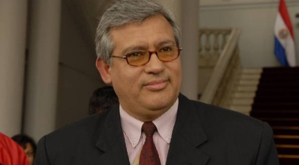 Nelson Mora se postula para ministro de Corte