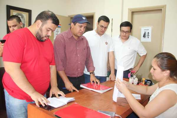 Elecciones juveniles coloradas: Candidato a presidente presenta contra adversario pedido de expulsión de la ANR