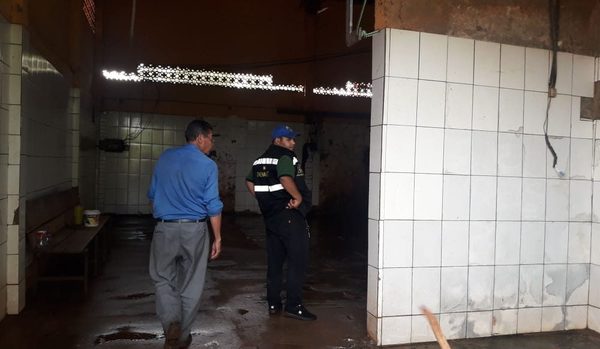 Vecinos denuncian matadero que opera de forma insalubre