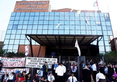 Huelga en Registros Públicos acarrea muchos problemas y afecta al ciudadano, alertan escribanos