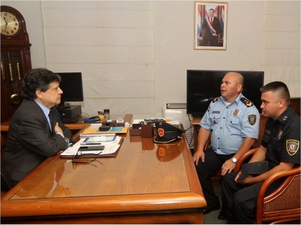Ministro del Interior se reunió con policías agredidos por Payo Cubas