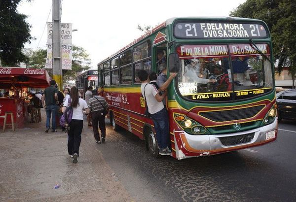 Si aumenta el costo del boleto de los buses, ¡hendýta kavaju resa! - Periodismo Joven - ABC Color