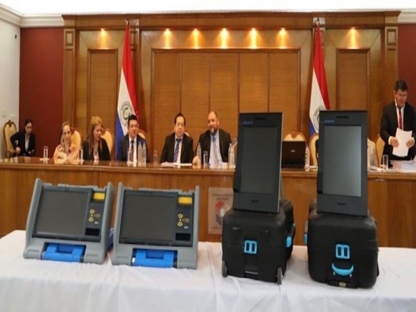 Máquinas de votación: en etapa de verificación de documentos de empresas oferentes