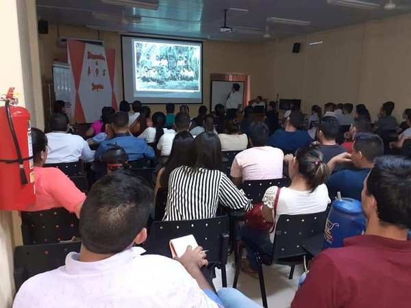 90 NUEVOS FUNCIONARIOS DE SALUD SE CAPACITARON EN ITAPÚA