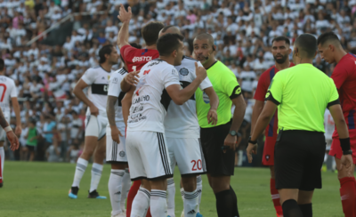 HOY / Néstor Camacho, suspendido por dos jornadas