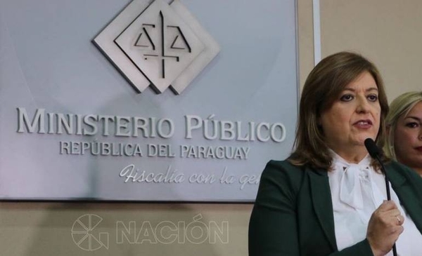 HOY / Funcionarios y fiscales expresan su respaldo a Sandra Quiñónez ante "cháke" de juicio político