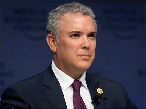Hackers atacan cuentas oficiales en Colombia y amenazan de muerte a Duque