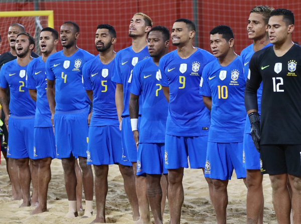 Brasil clasifica con puntaje perfecto y saca chapa