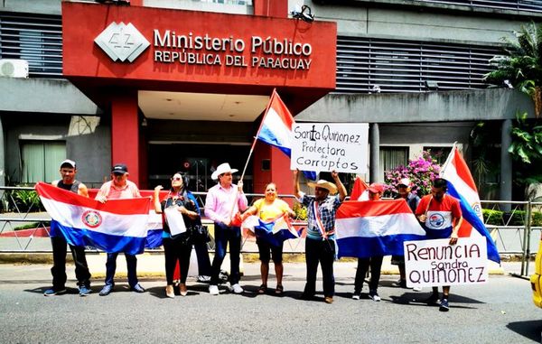 Por inacción ante corrupción, piden renuncia de Quiñónez - Política - ABC Color