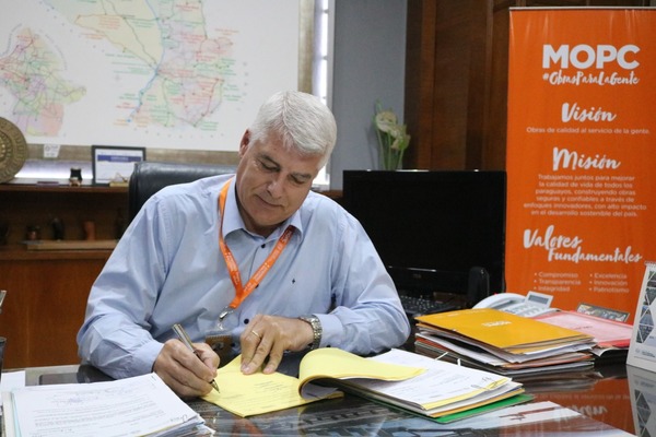 Ministro firmó contratos para reconstrucción del tramo Pozo Colorado- Concepción | .::Agencia IP::.