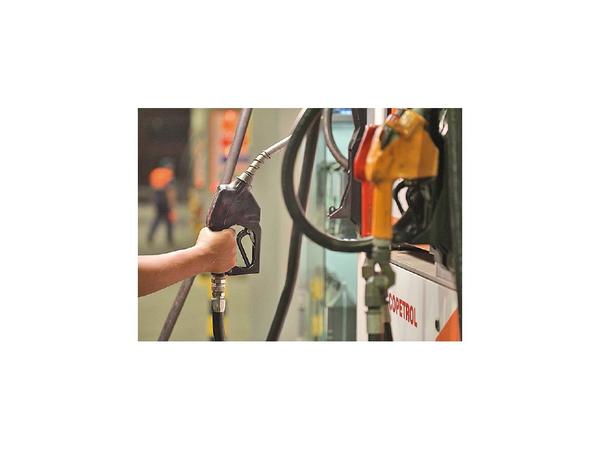 Emblema comercializa nafta común con octanaje mejorado
