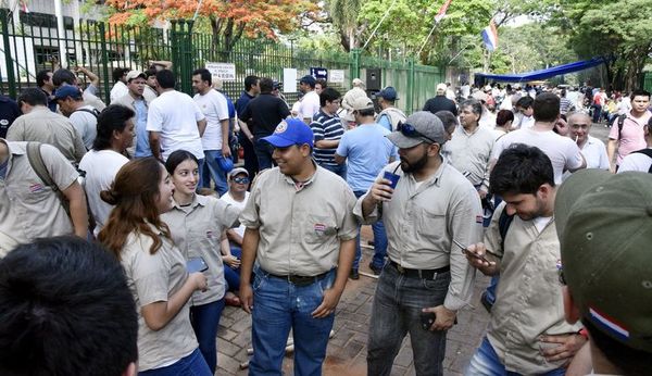 Sitrande levanta su huelga impopular - Economía - ABC Color