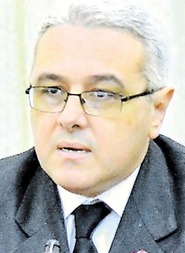 La Fiscalía está sometida al poder político, dice Casañas - Política - ABC Color