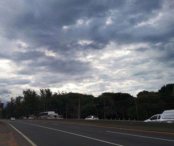 Precipitaciones en las primeras horas, luego mejorando