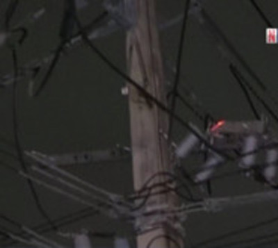 Columna de la ANDE ardió en llamas y dejó sin luz a todo un barrio - Paraguay.com