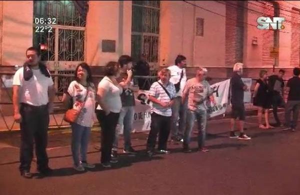 Funcionarios del Ministerio de Hacienda inician paralización - SNT