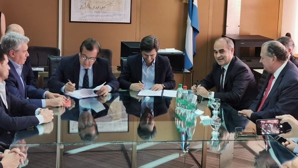 Firman los contratos para iniciar las obras civiles de Aña Cuá